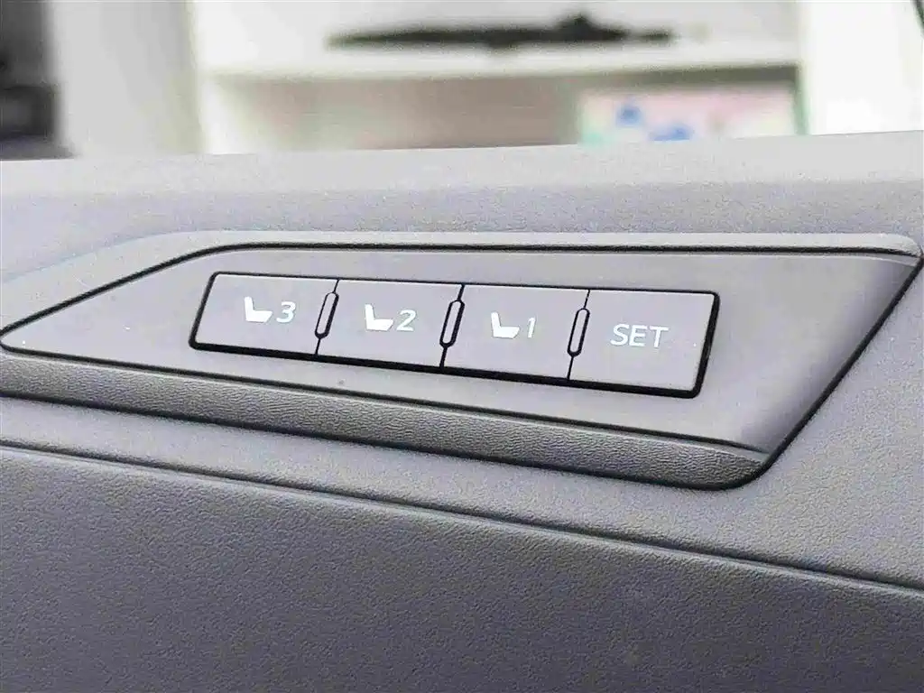 Toyota Vellfire 2022 2021 Crown Hybrid 2.5L HV Premium Edition