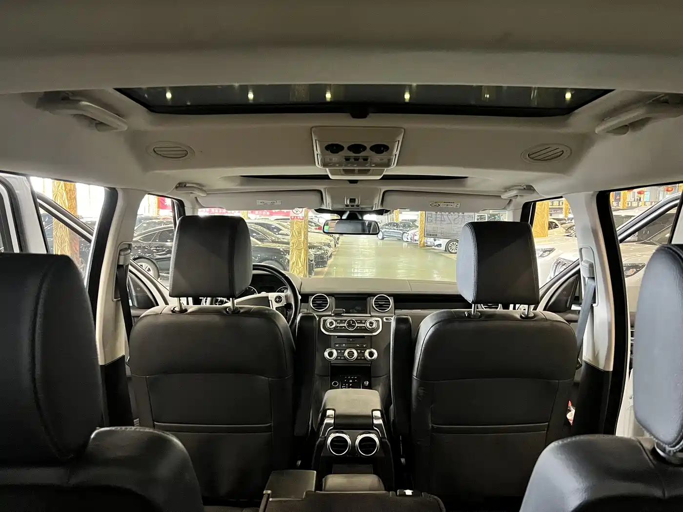 Land Rover Discovery 2016 3.0 SC V6 HSE фото 6