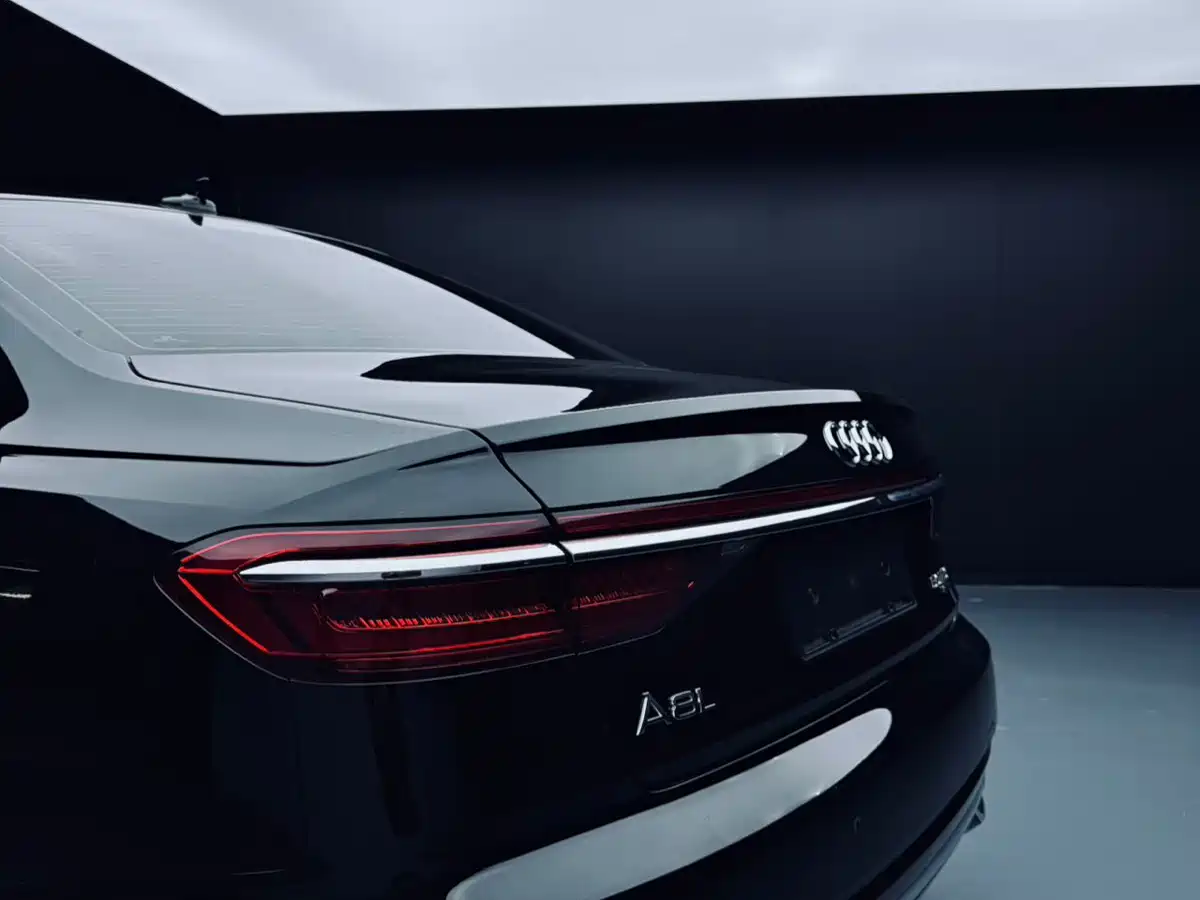 Audi A8 2022 A8L 50 TFSI quattro Comfort Collector's Edition фото 8