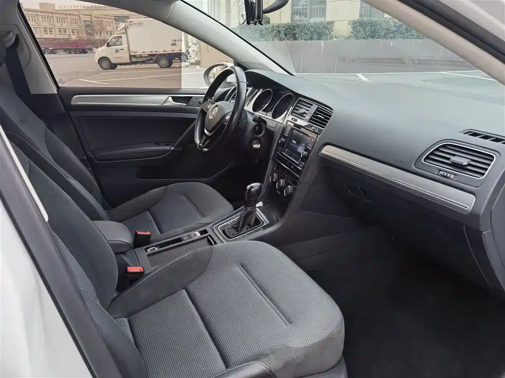 Volkswagen Golf 2018 230TSI Automatic Comfort фото 12