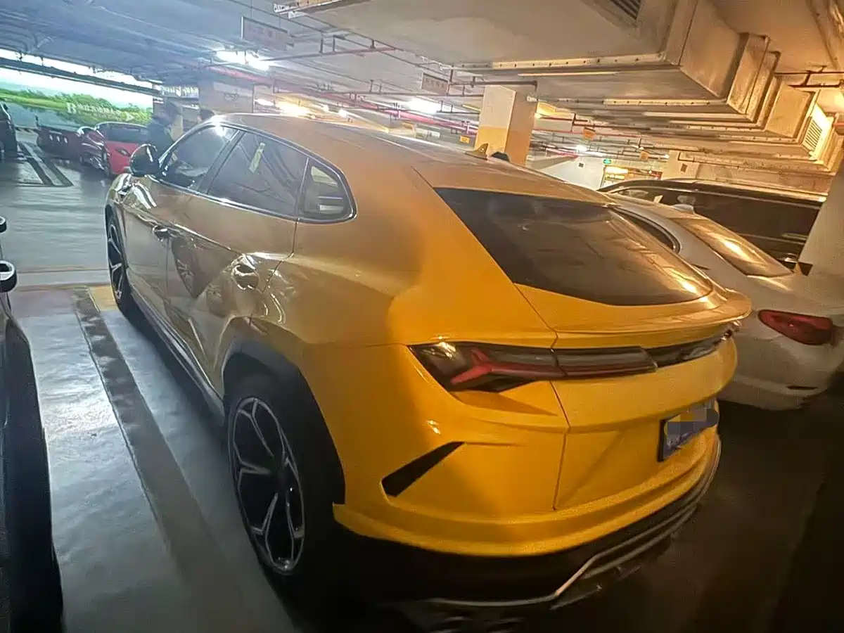 Lamborghini Urus 2021 4.0T V8 фото 3