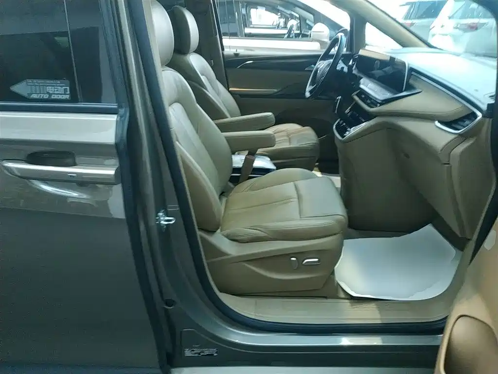 Buick GL8 2021 ES Landlord 653T Premium фото 20