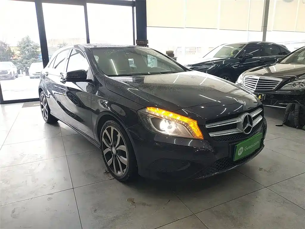 Mercedes-Benz A-Class (Import) 2015 A 200 Fashion фото 22