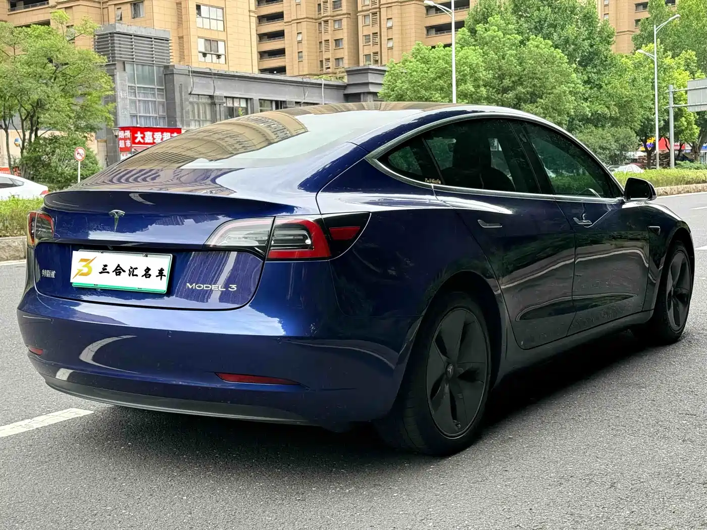 Фото 10 - Tesla Model 3
