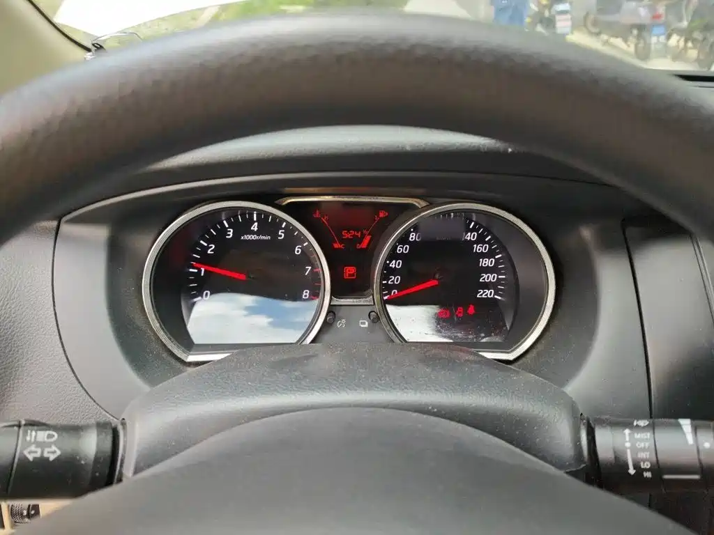 Nissan Livina 2015 2015 1.6XE CVT Comfort Connect Edition