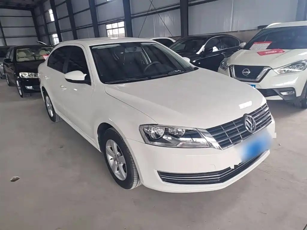 Volkswagen Lavida 2013 Facelift Classic 1.6L Manual Trend фото 4