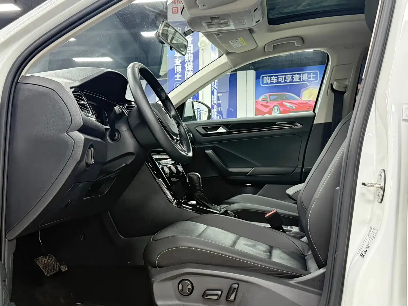 Volkswagen T-ROC 2022 280TSI DSG 2WD Comfort PLUS фото 17