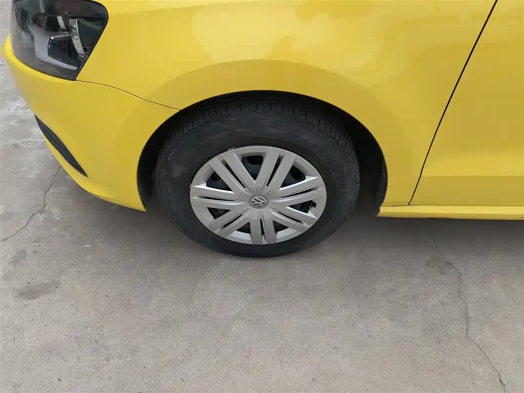 Volkswagen Polo 2016 1.4L Automatic Trend фото 23