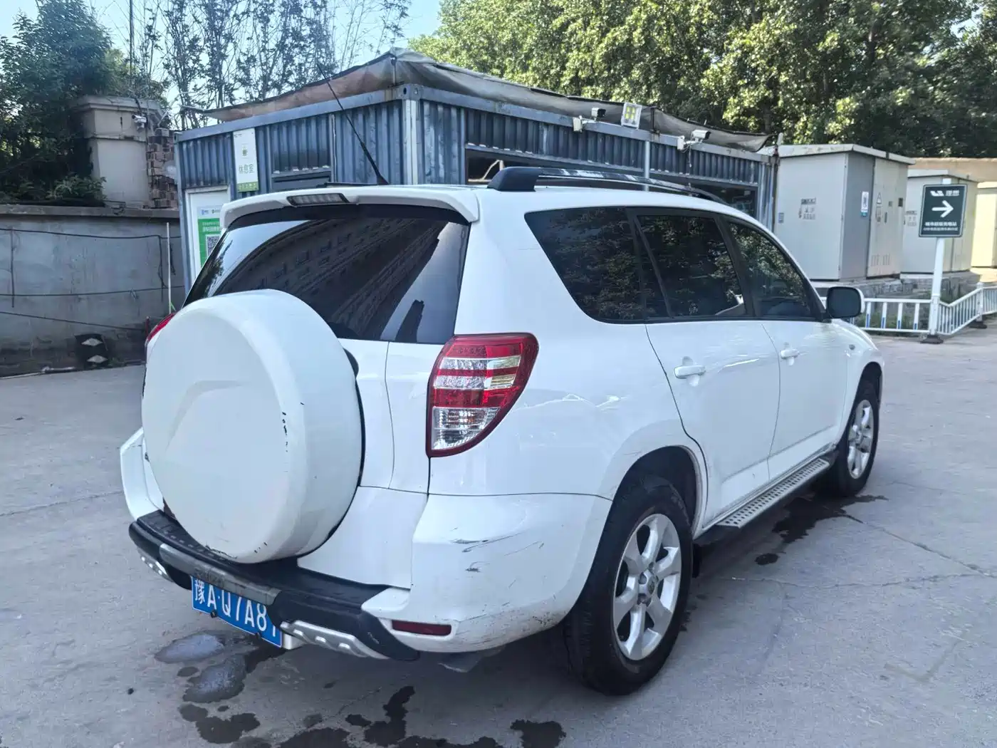 Toyota RAV4 Rongfang 2010 2.0L Automatic Luxury Upgrade Edition фото 8
