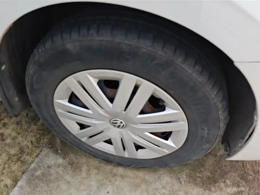 Volkswagen Polo 2016 1.4L Automatic Trend фото 6