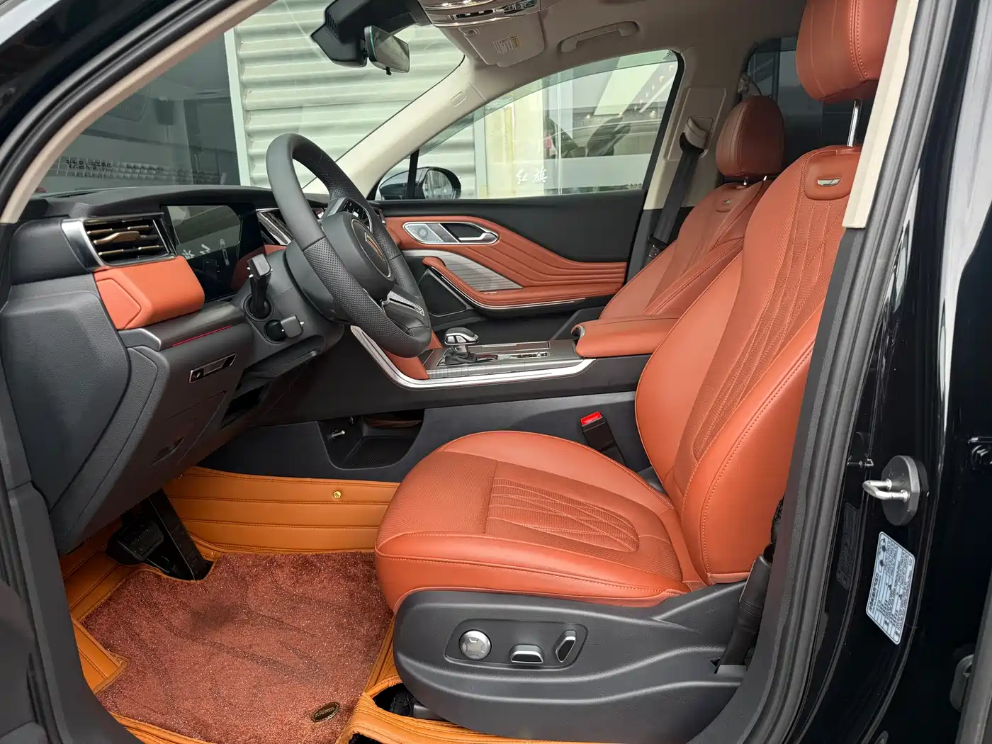 Hongqi HS7 PHEV 2025 2.0T PHEV 2WD Flag Enjoy Edition (6-seater) фото 6