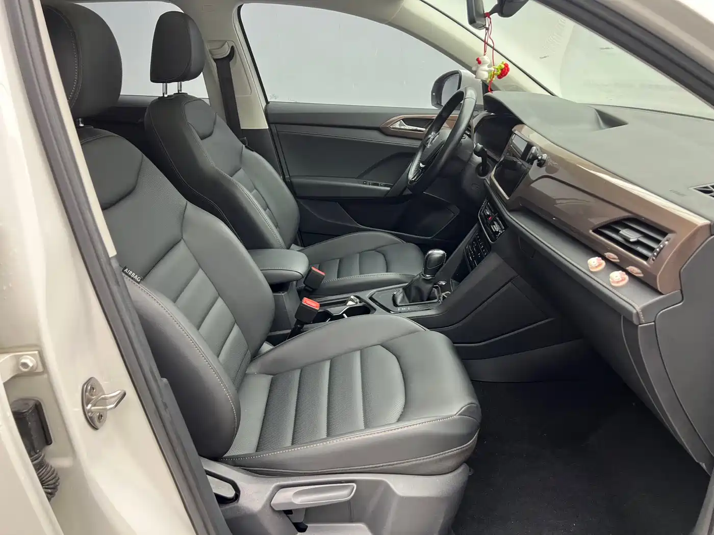 Volkswagen Tharu 2022 280TSI FWD Luxury Edition фото 10