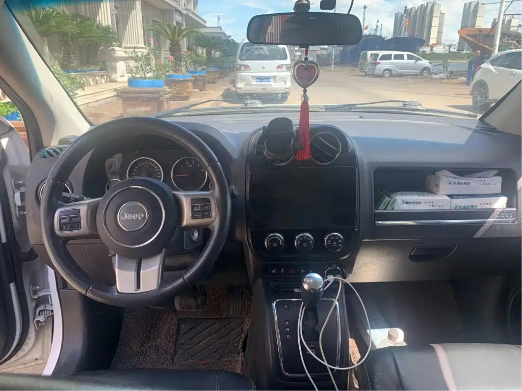 Фото 6 - Jeep Compass (Import)