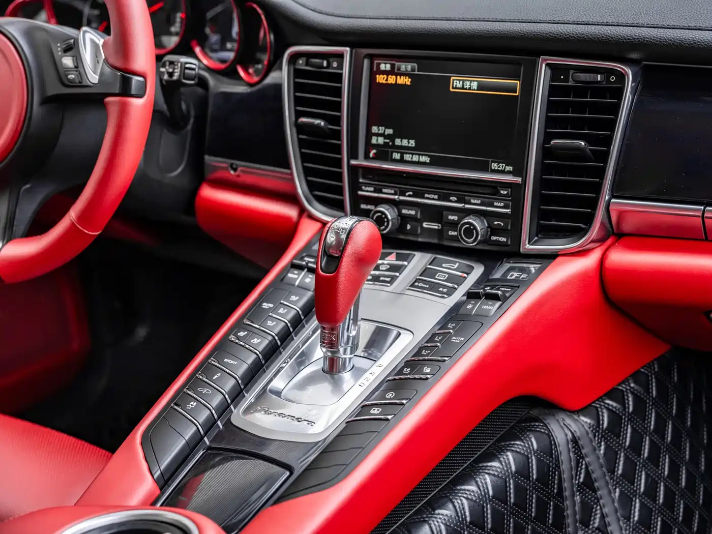 Porsche Panamera 2014 Panamera 4 Executive 3.0T фото 12