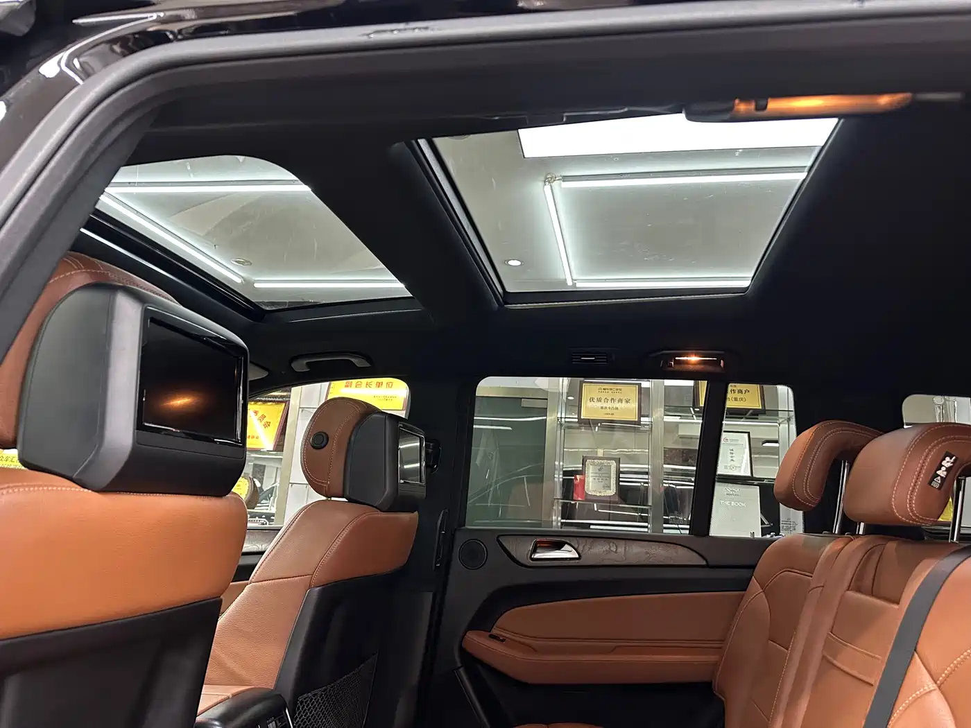 Mercedes-Benz GLS 2016 GLS 400 4MATIC Luxury фото 11