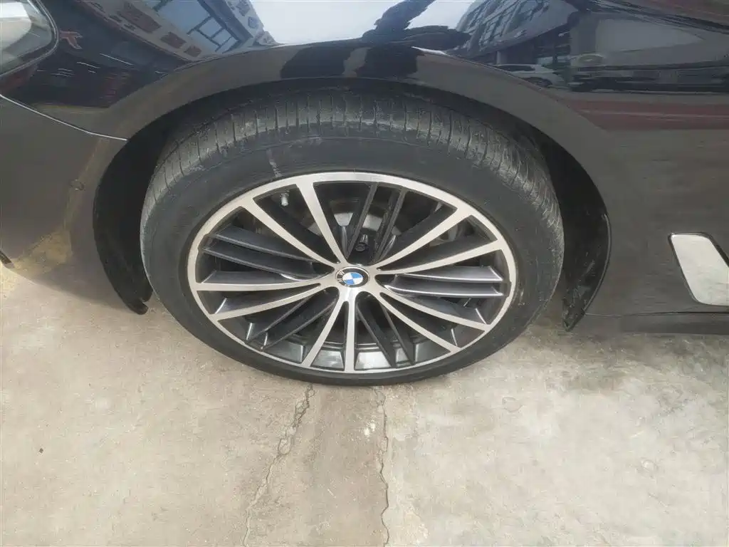 BMW 5 Series 2022 Facelift 530Li Leading M Sport Package фото 23