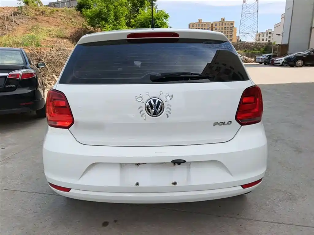 Volkswagen Polo 2016 1.4L Automatic Trend фото 6