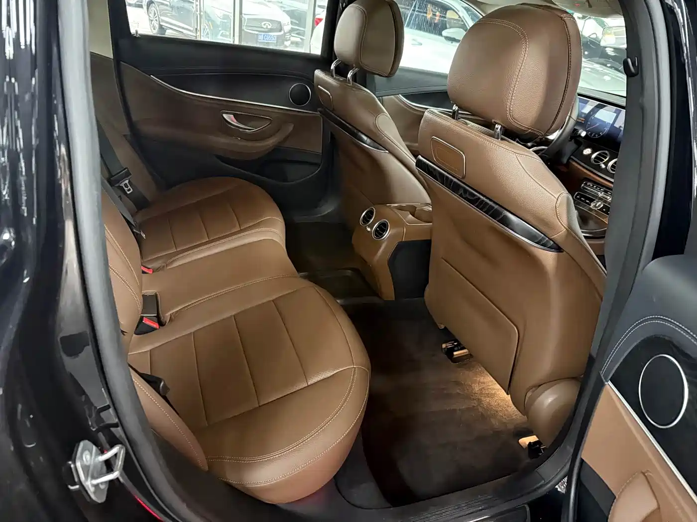 Mercedes-Benz E-Class 2019 E 200 L Sport фото 13