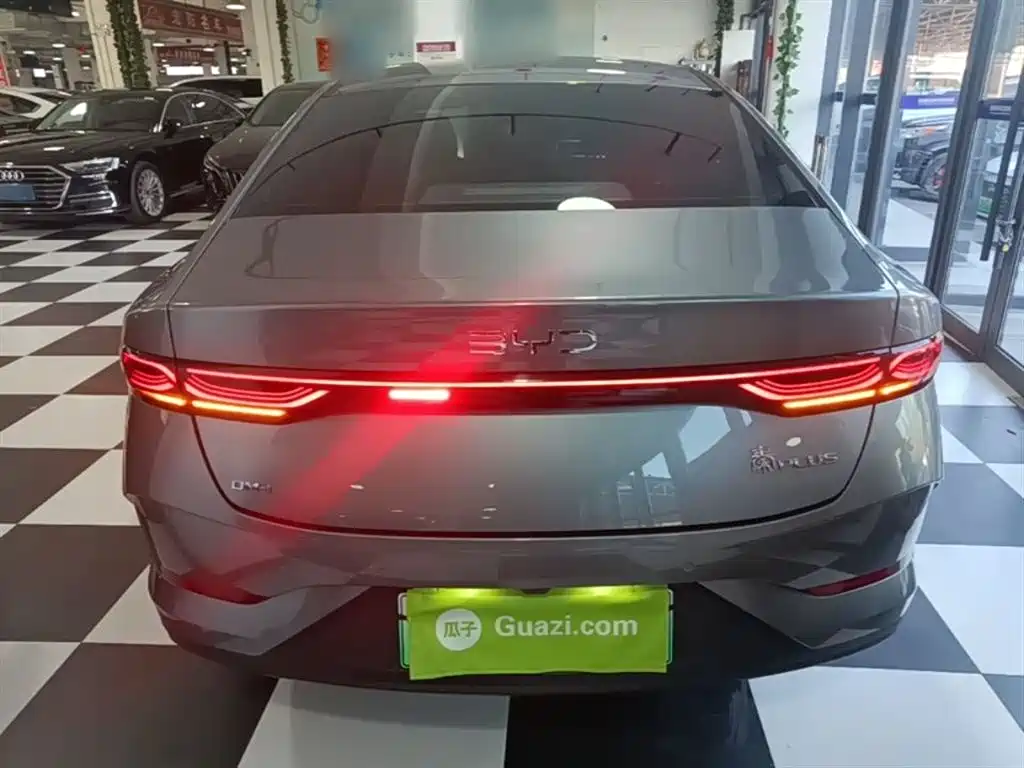 BYD Qin PLUS 2025 DM-i Smart Drive 55KM Leader фото 6