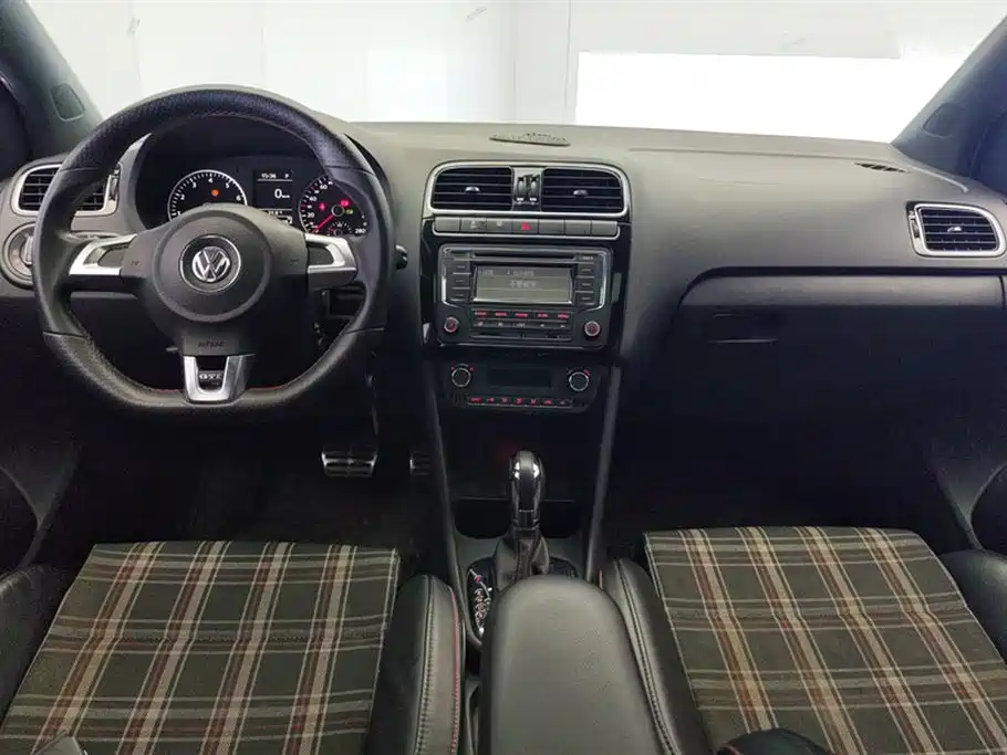 Volkswagen Polo 2012 1.4TSI GTI фото 11