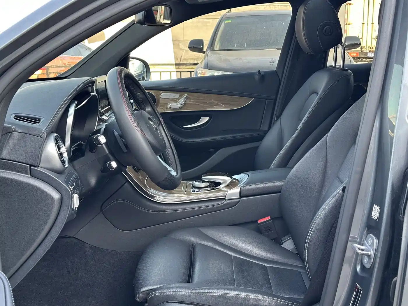Mercedes-Benz GLC Coupe 2018 GLC 260 4MATIC Coupe SUV фото 7