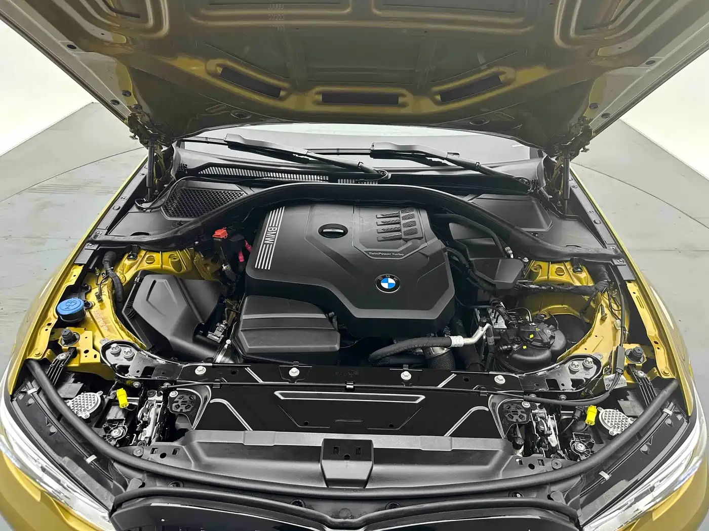 BMW 3 Series 2022 320i Sport Package фото 20