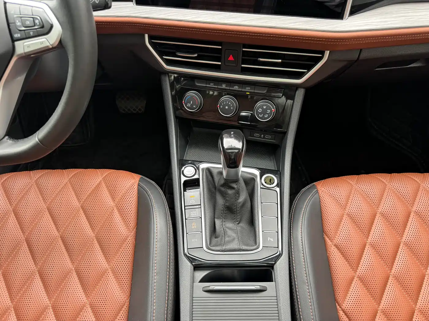 Volkswagen Sagitar 2023 Model Year 280TSI DSG Surpass Edition фото 11