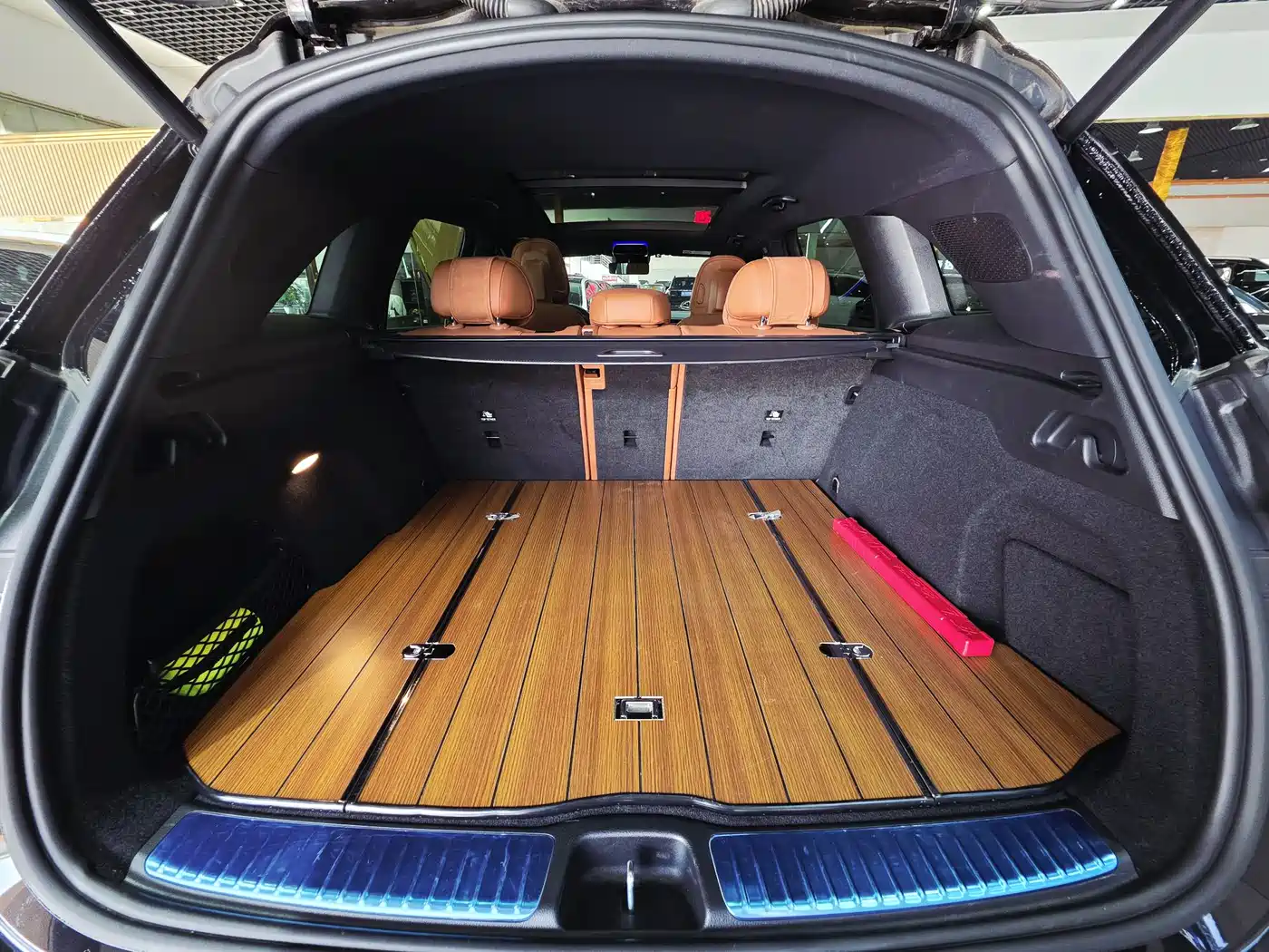 Mercedes-Benz GLC 2023 GLC 300 L 4MATIC Sport 5-Seater фото 16