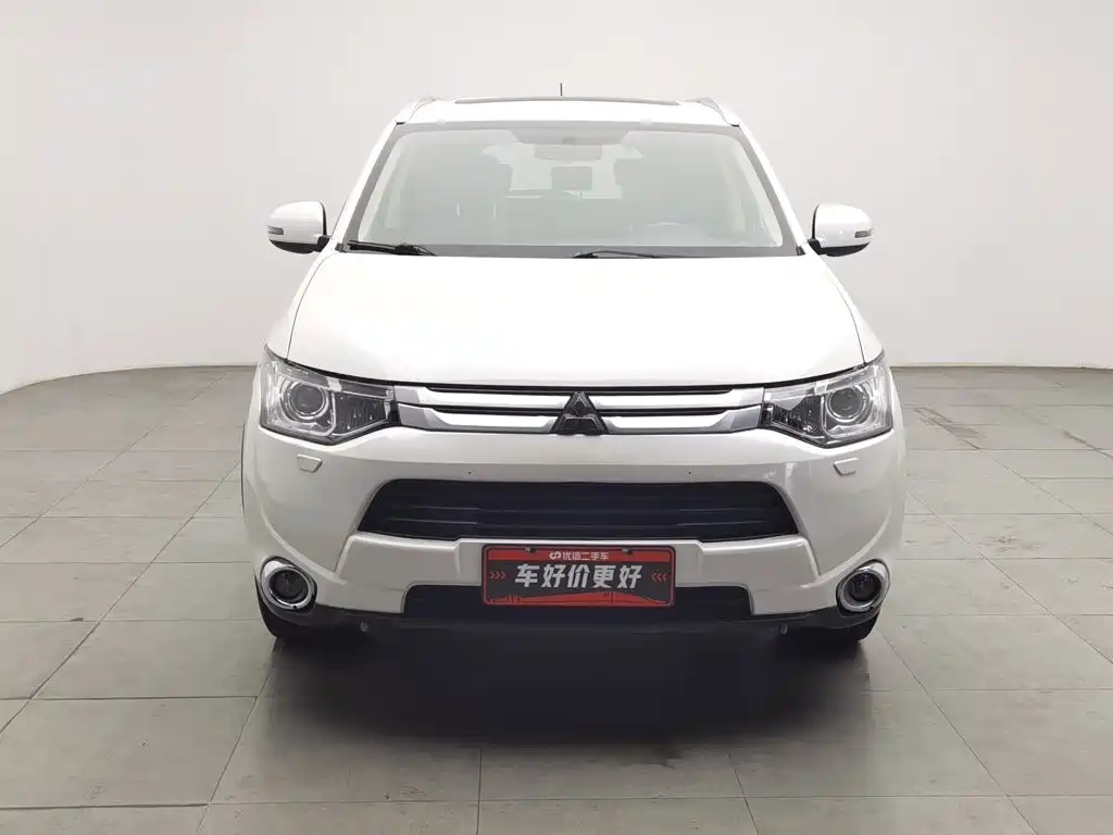 Mitsubishi Outlander (Import) 2015 2014 2.4L 4WD Luxury Value Edition 7-seater