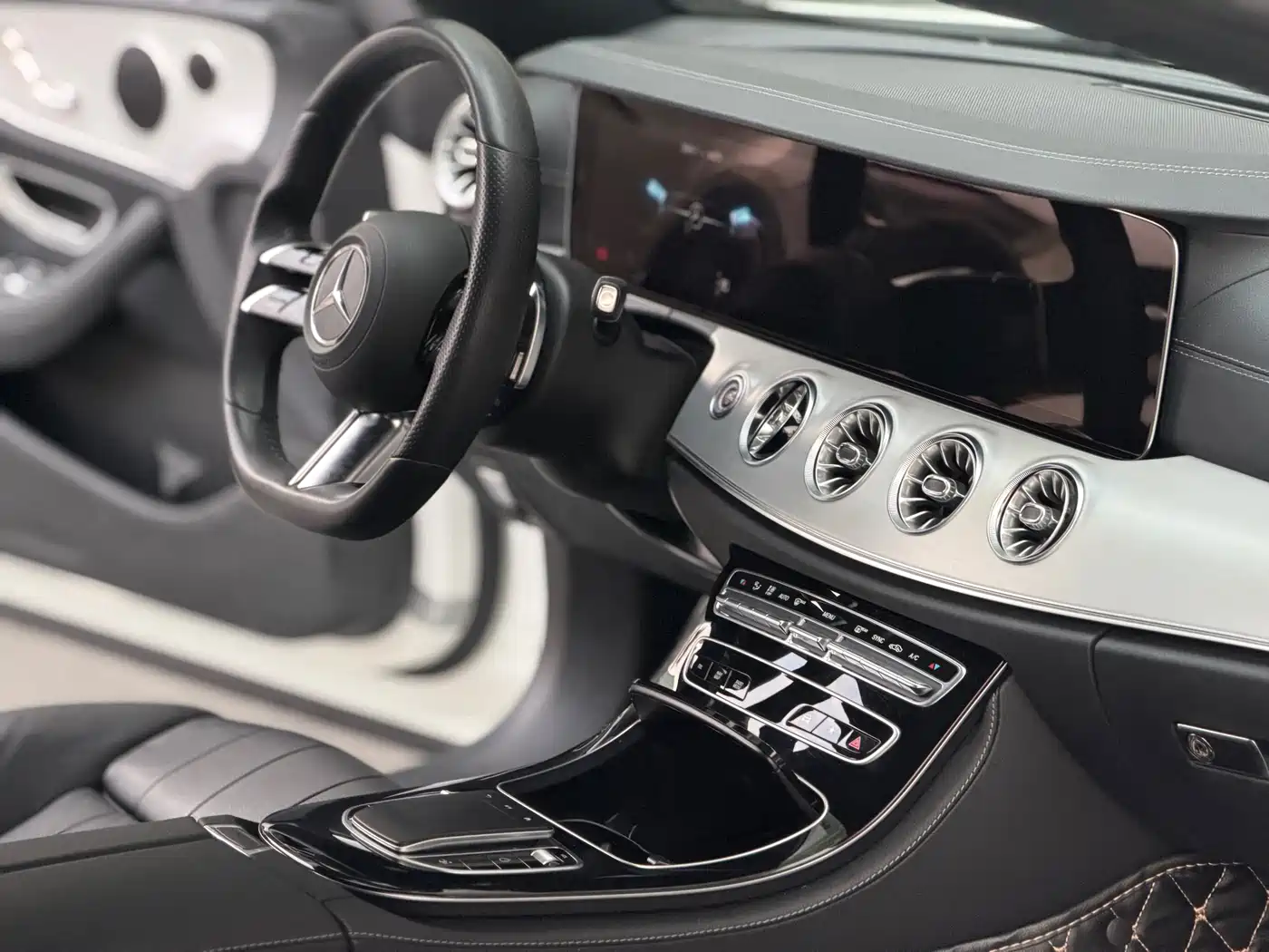 Mercedes-Benz E-Class (Import) 2021 E 260 Coupe фото 3