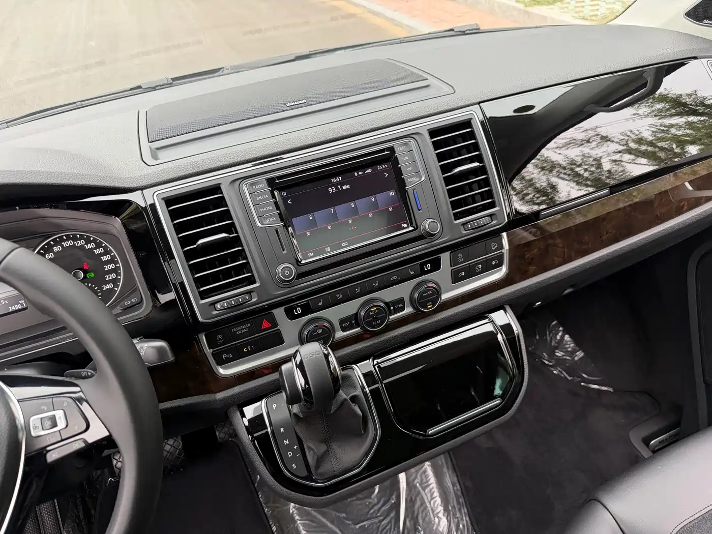 Volkswagen Multivan 2019 2019 2.0TSI 4WD Premium 7-seater