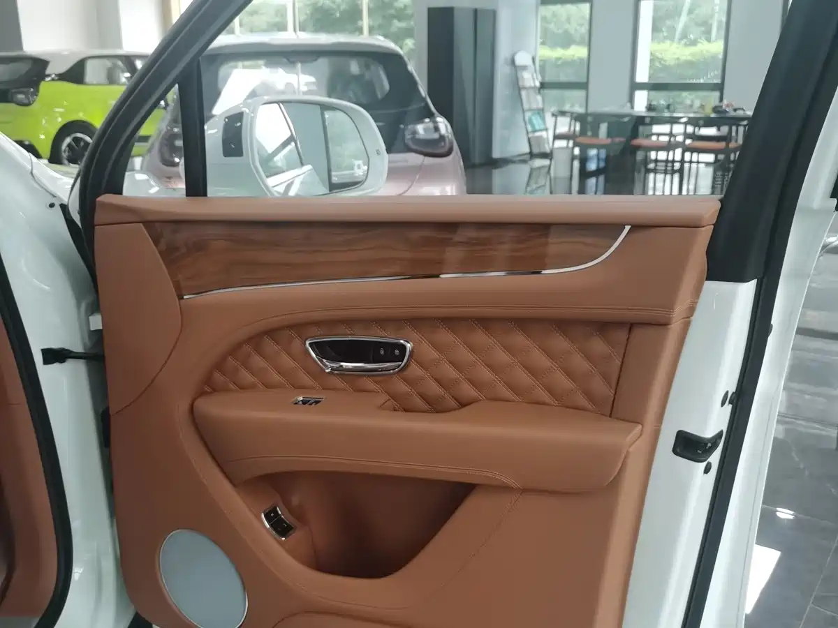 Bentley Bentayga 2026 2022 4.0T V8