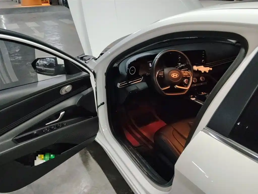Hyundai Elantra 2023 1.5L CVT GLX Elite Edition фото 14