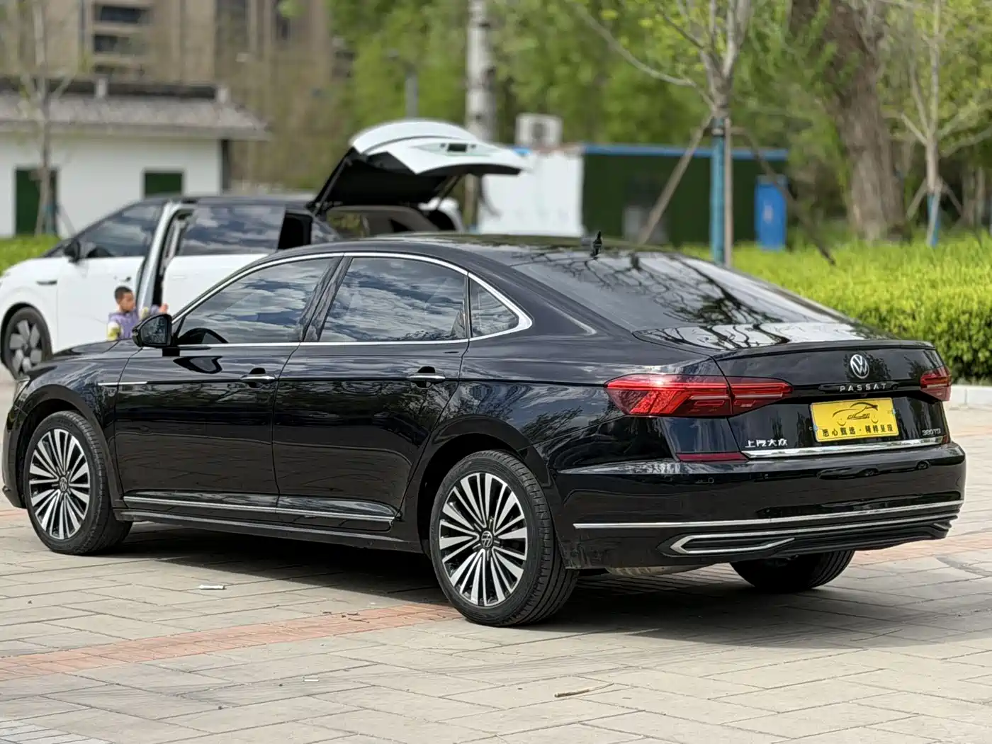 Volkswagen Passat 2021 380TSI Premium Edition фото 6
