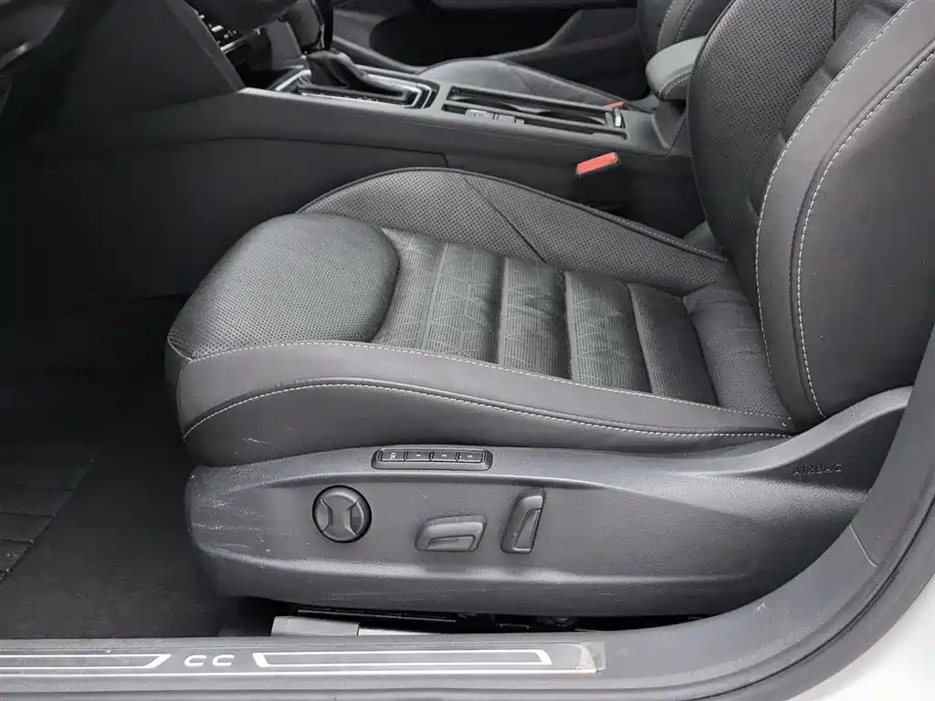 Volkswagen FAW-Volkswagen CC 2021 380TSI Eye-catching Edition фото 20