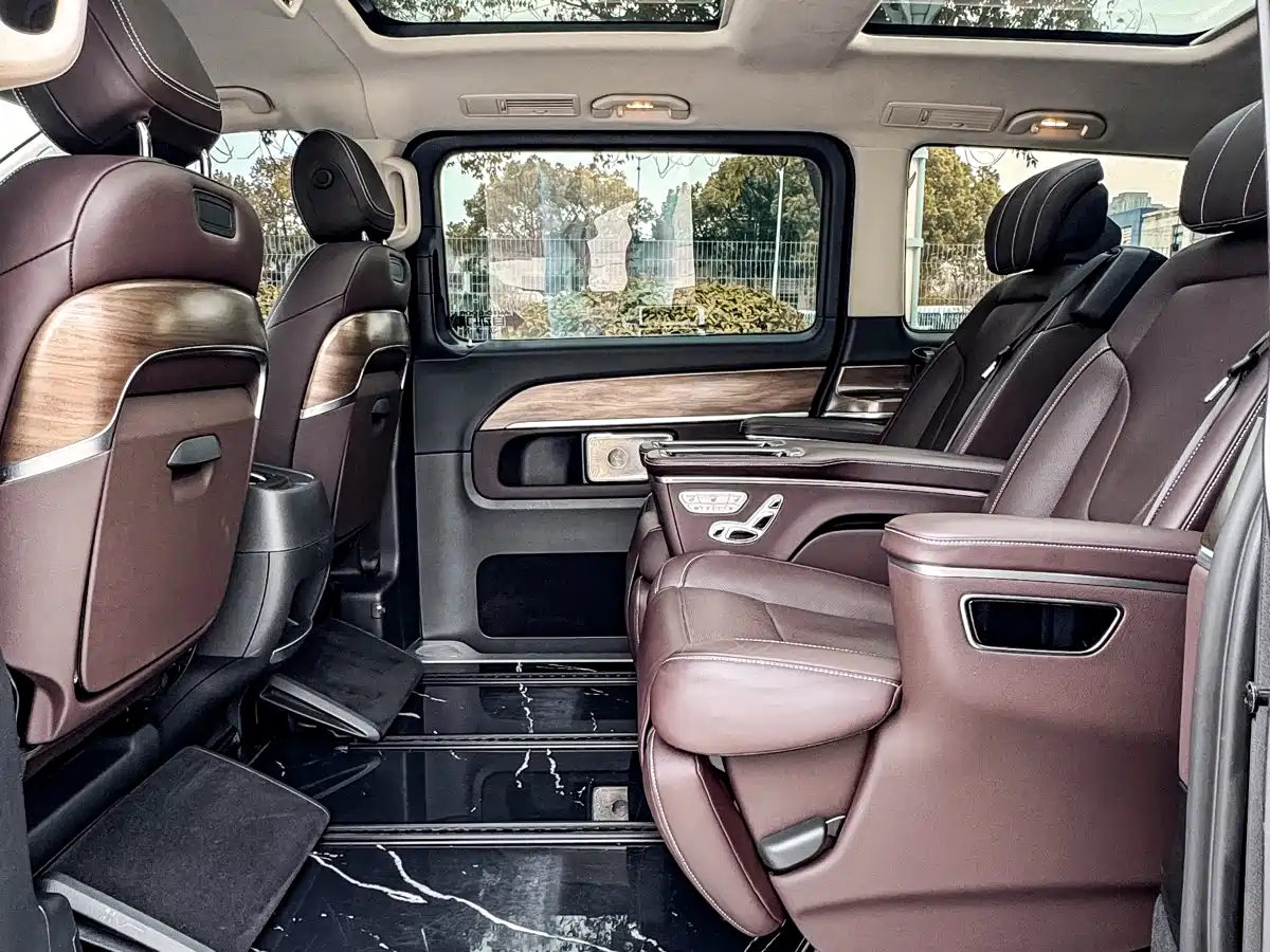 Mercedes-Benz V-Class 2022 V 260 L Long Wheelbase Luxury Edition фото 9