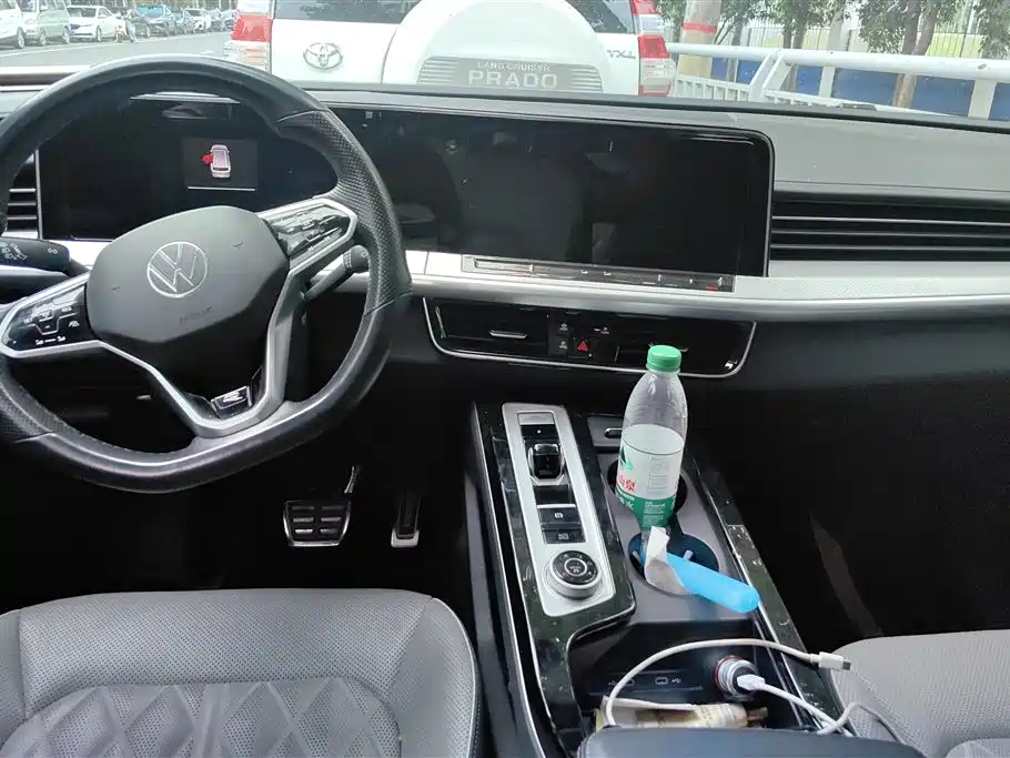 Volkswagen Talagon 2023 380TSI 4WD R-Line Launch Edition фото 12