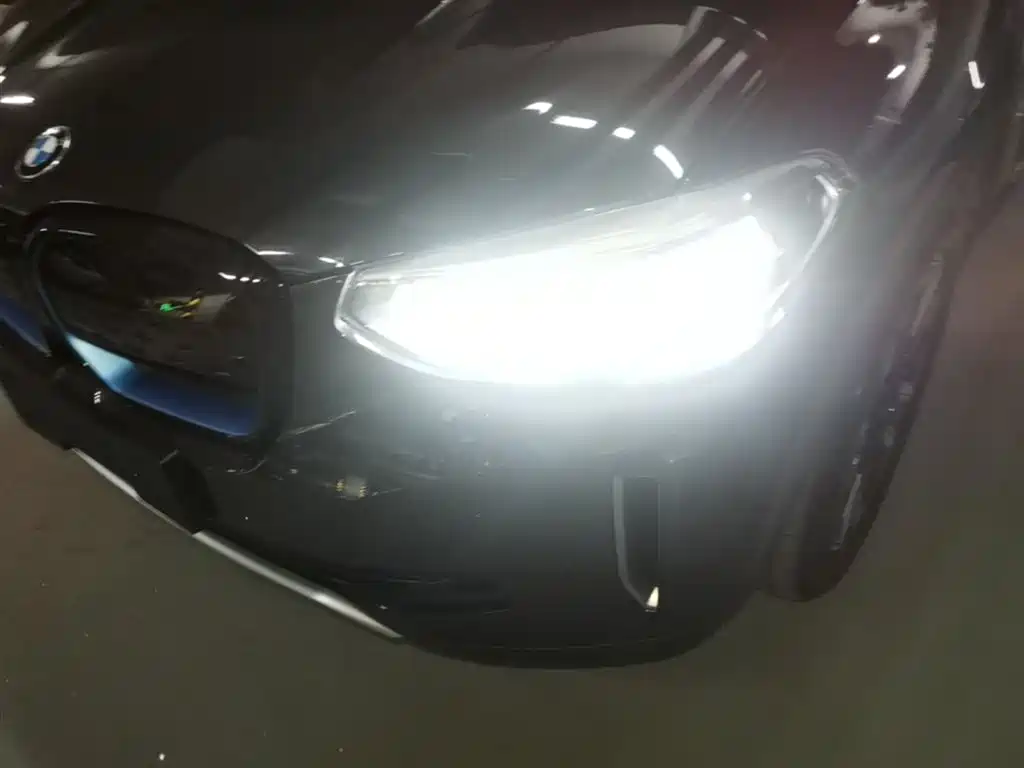 BMW iX3 2021 Leading фото 18