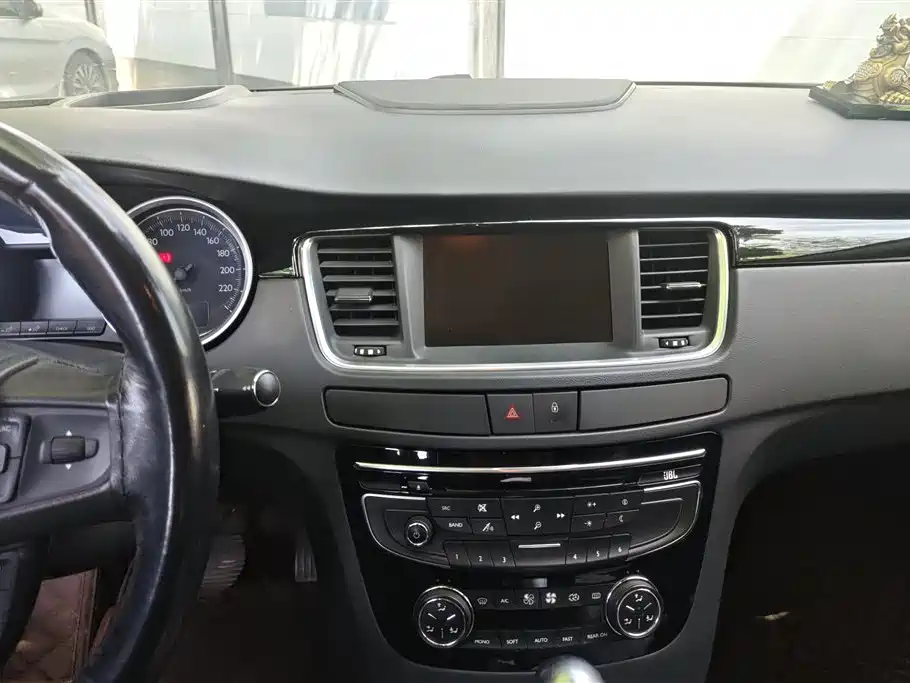 Peugeot 508 2015 1.8THP Auto Flagship Edition фото 13