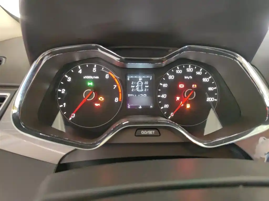 Baojun 310W 2019 2017 1.5L Manual Fashion Edition (China V)