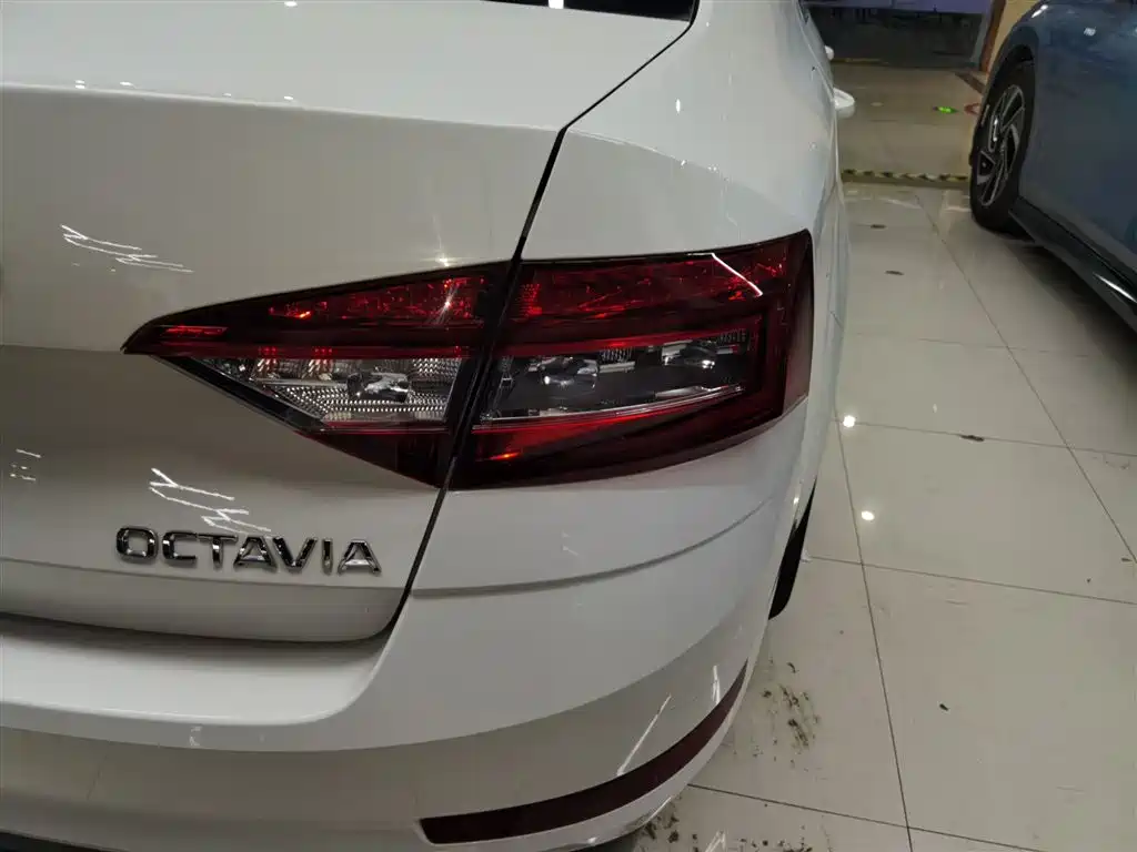 Škoda Octavia 2022 1.5L Automatic Comfort Edition фото 24
