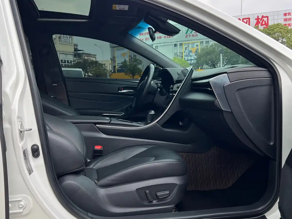 Toyota Avalon 2019 Hybrid 2.5L Luxury Edition China VI фото 17