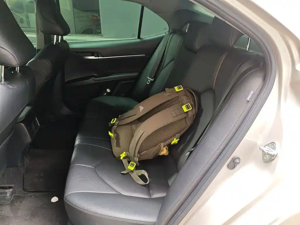 Toyota Camry 2021 2.5G Luxury Edition фото 13