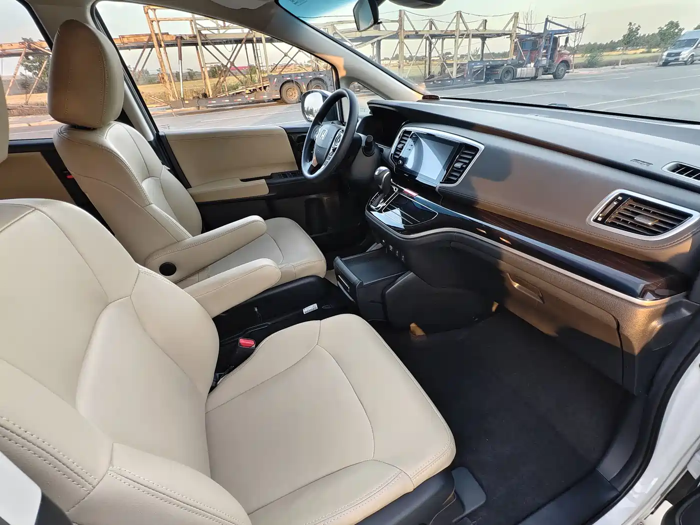 Honda Odyssey 2019 2.0L Sharp·Smooth Edition фото 7