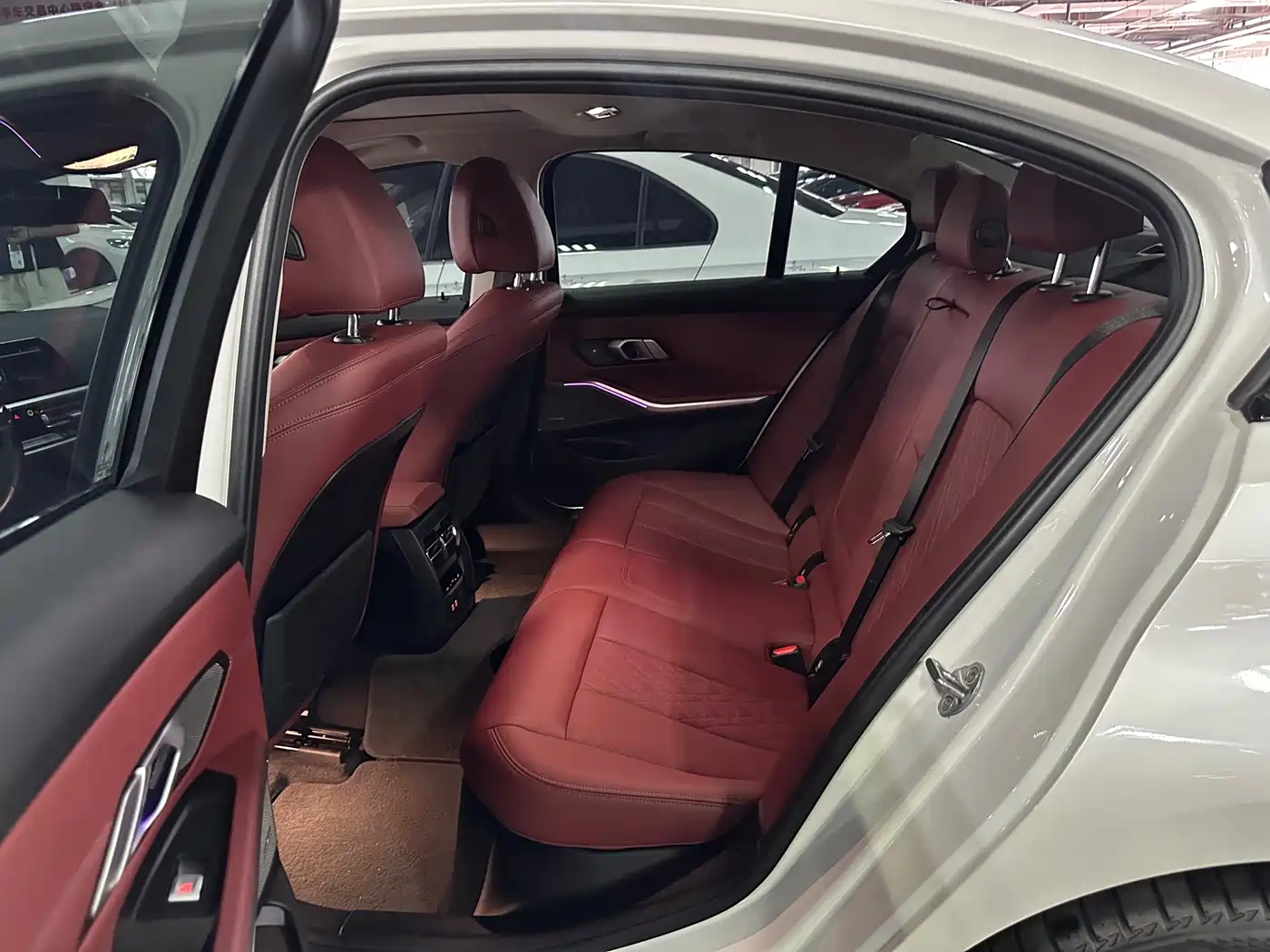 BMW 3 Series 2022 330i M Sport Shadow Edition фото 4