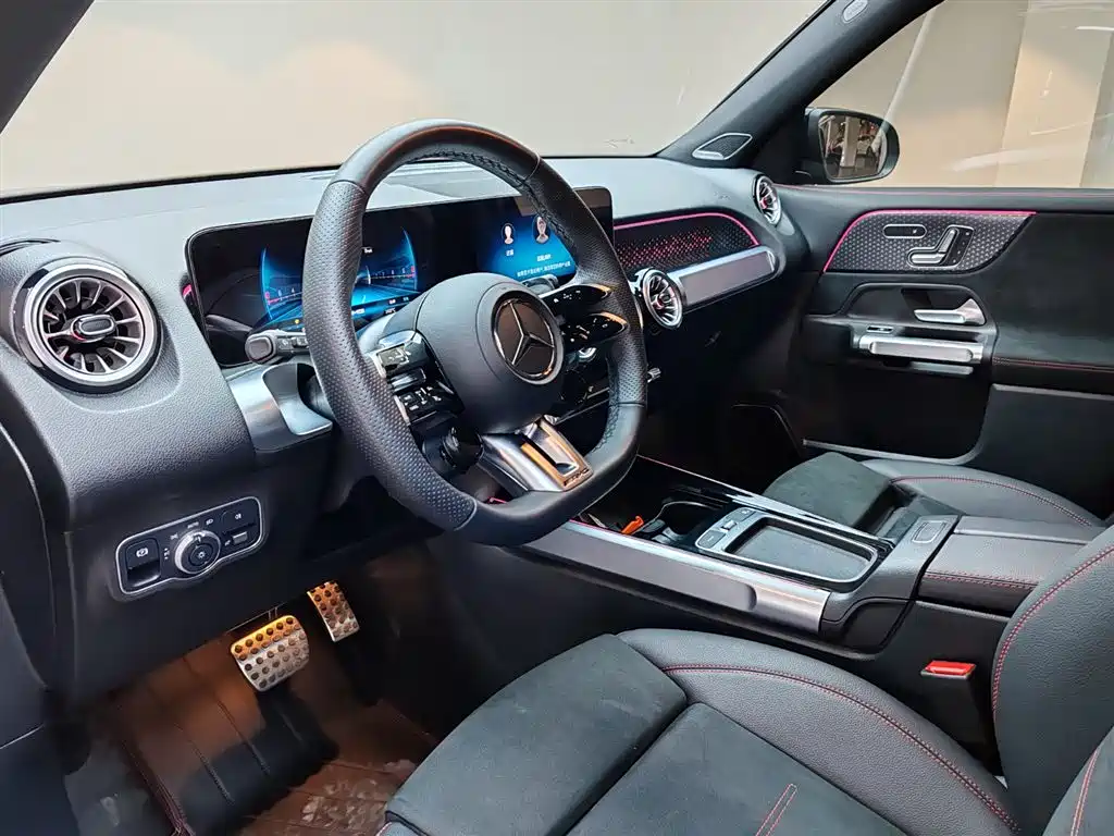 MERCEDES-BENZ GLB AMG