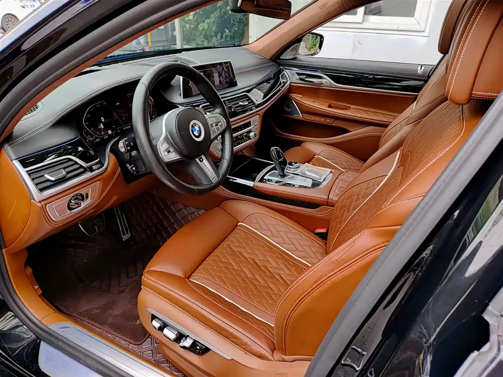 BMW 7 Series 2021 Model 740Li xDrive Executive M Sport Package фото 7