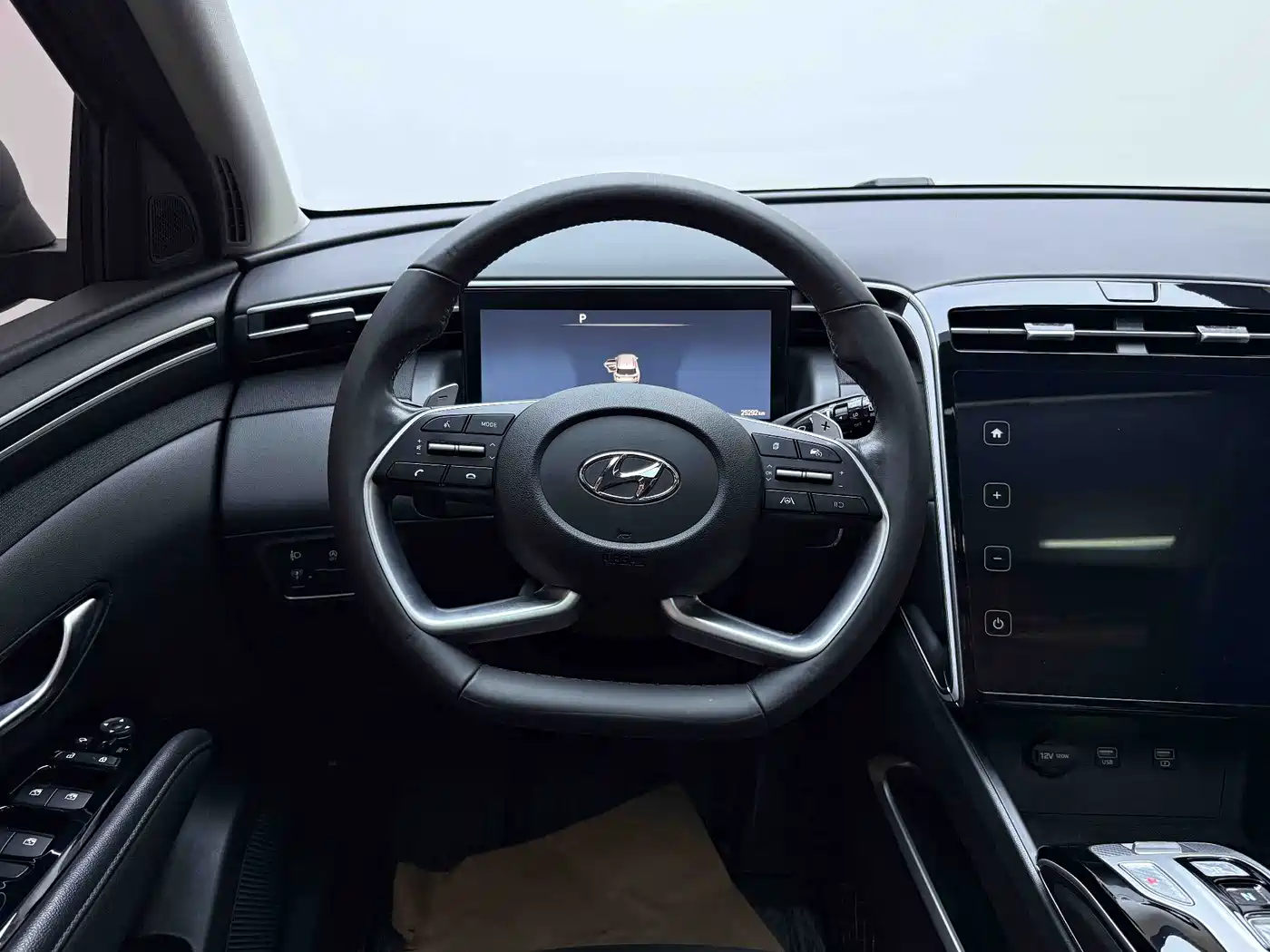 Hyundai Tucson 2021 Tucson L 1.5T DCT LUX Premium фото 17