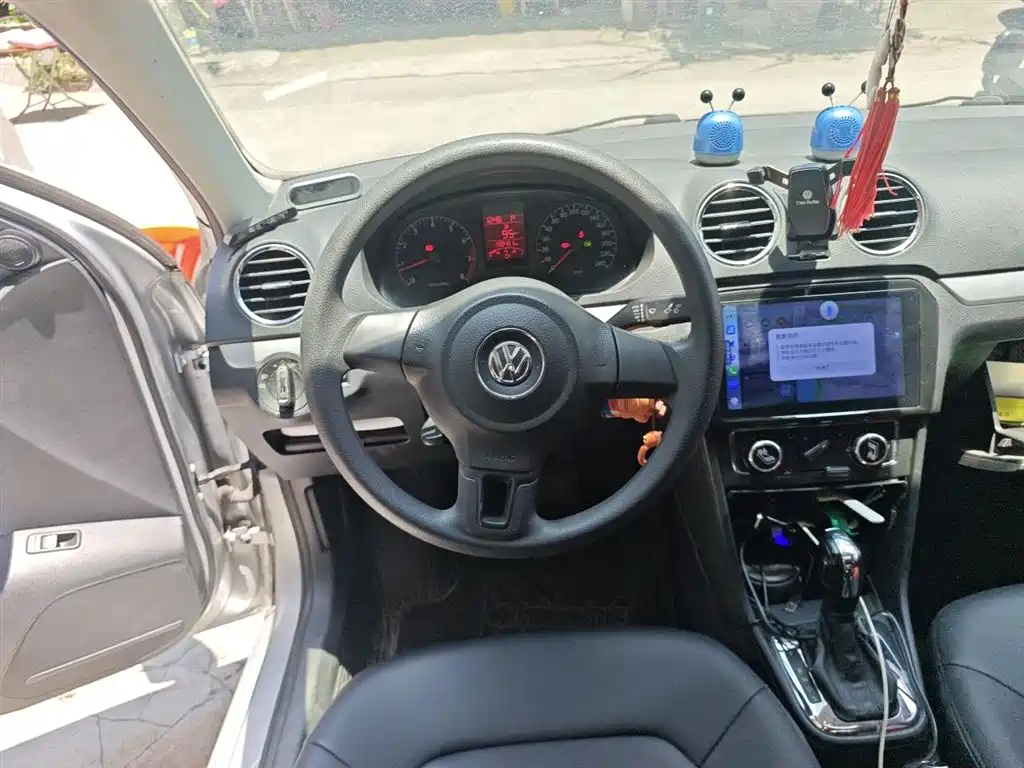 Volkswagen Jetta 2013 1.6L Automatic Comfort фото 7