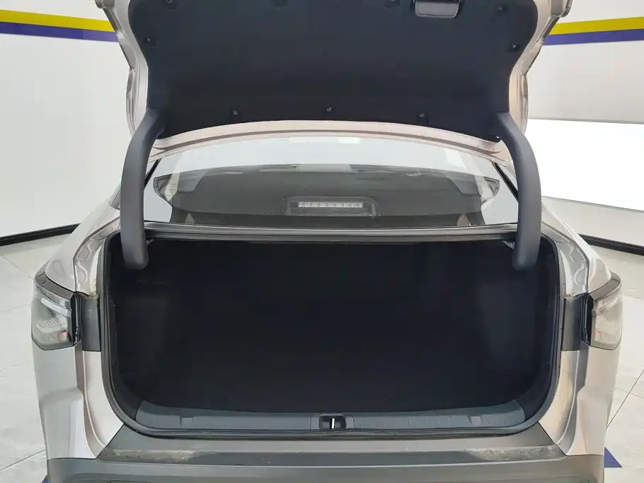 Фото 4 - Toyota bZ3